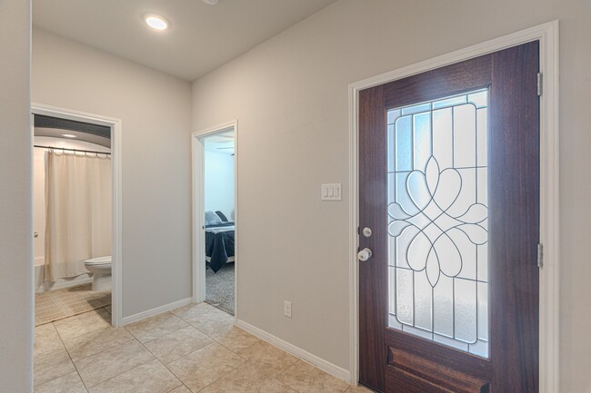 Foto del edificio - 14207 Irvine Rnch Trl