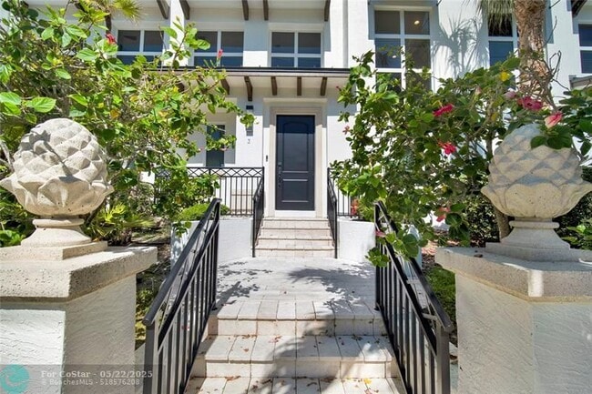 Building Photo - 425 N Ocean Blvd