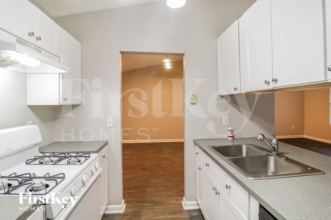 Building Photo - 1163 Mainstreet Valley Dr