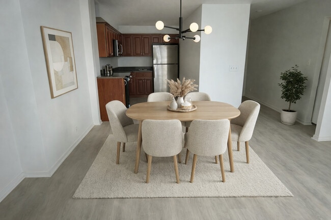 Building Photo - 899 S Plymouth Ct