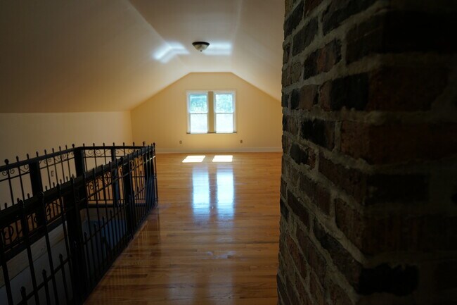 LOFT PRINCIPAL SUPERIOR - 1652 Ethel Ave