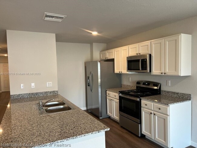 Building Photo - 1452 Stone Ridge Cir