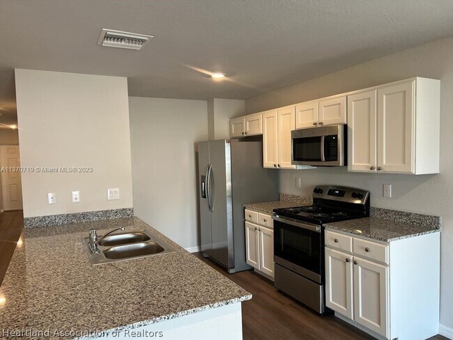 Foto del edificio - 1452 Stone Ridge Cir