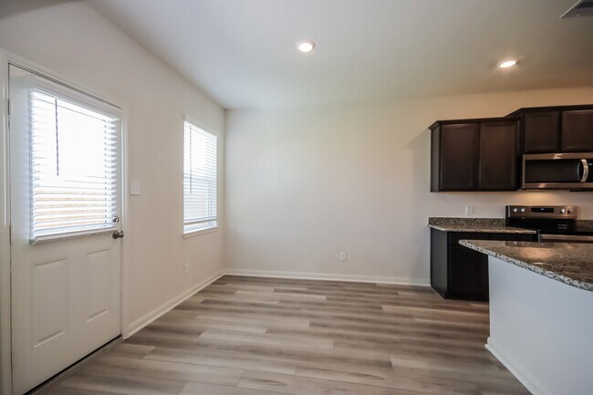 Foto del edificio - 8414 Bermuda Blue Rd