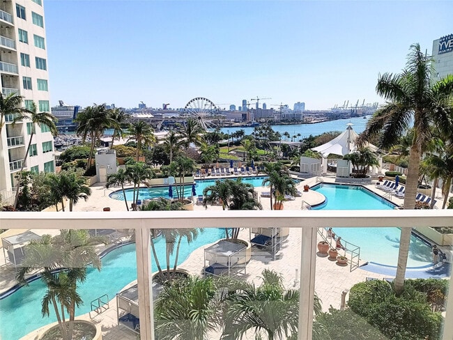 Building Photo - 253 NE 2nd St