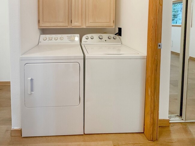 Foto del edificio - Newly renovated French Creek Home! Updates...