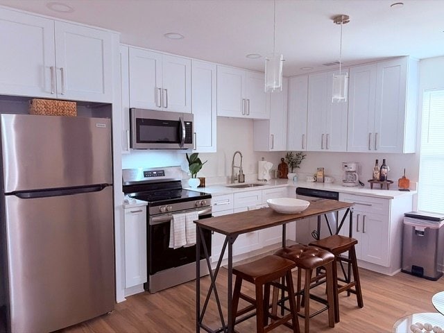 Building Photo - 985 Middle Ln