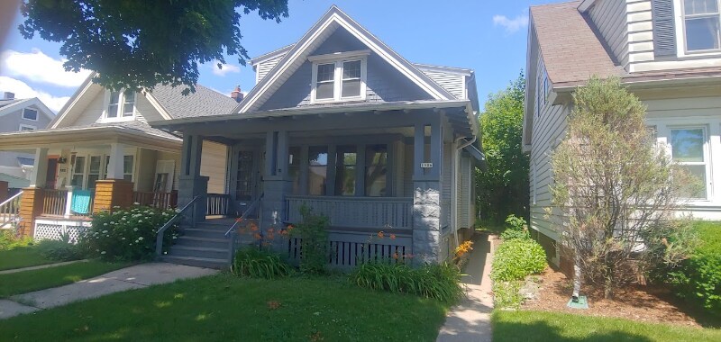 Primary Photo - 1904 E Kenmore Pl