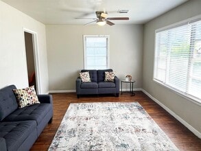 Building Photo - 2910 Lavender St