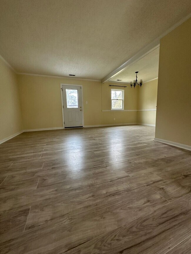 Foto del edificio - Green Run 4 bedroom/ 2bath house