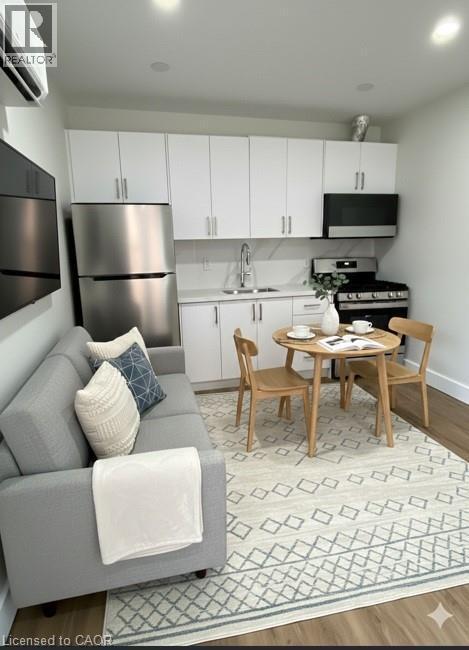 Building Photo - 259 John St S