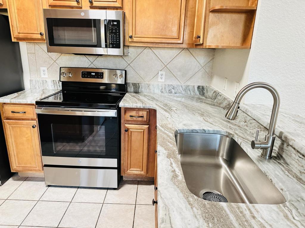 Photo - 6141 Metrowest Blvd. # 208