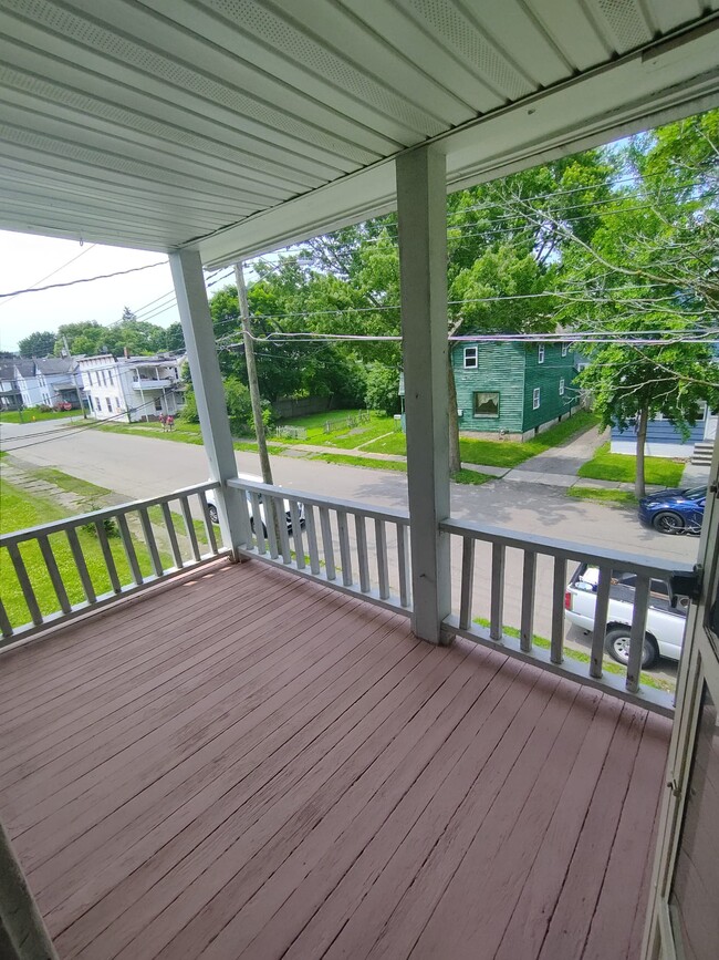 Building Photo - 708 Linden Pl