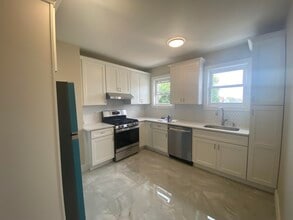 Building Photo - 275 AVENUE B Ave