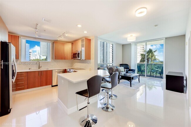 Building Photo - 1945 S Ocean Dr