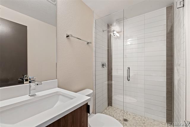 Foto del edificio - 4921 Lowell Blvd