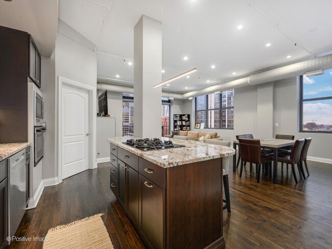 Foto del edificio - 360 W Illinois St