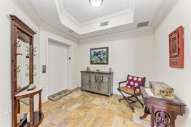 Building Photo - UPSCALE VIVANTE CONDOMINIUM FOR RENT IN PU...