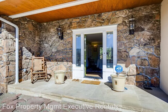 Building Photo - 4 br, 4 bath House - 4935 Valhalla Dr.