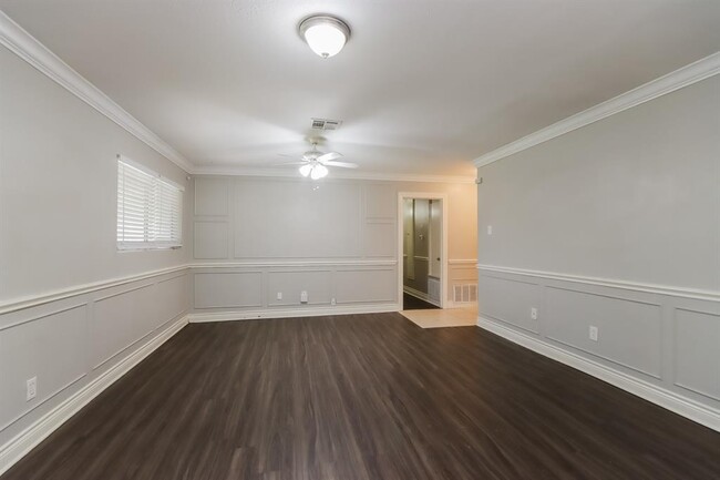 Building Photo - 914 Mosher Ln