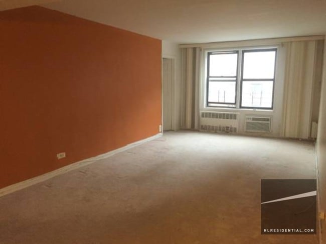 Building Photo - 10025 Queens Blvd