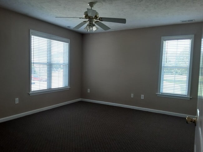 Building Photo - 1720-202 Renwick Dr