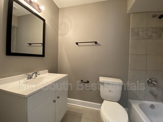 Foto del edificio - 3065 Greenbranch Dr