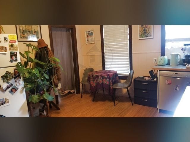 Building Photo - 27 Warner St