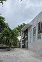 Building Photo - 3790 Oak Ave