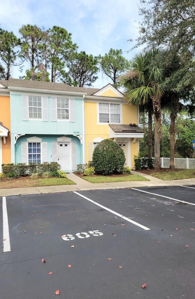 605 + Assigned parking - 12311 Kensington Lakes Dr