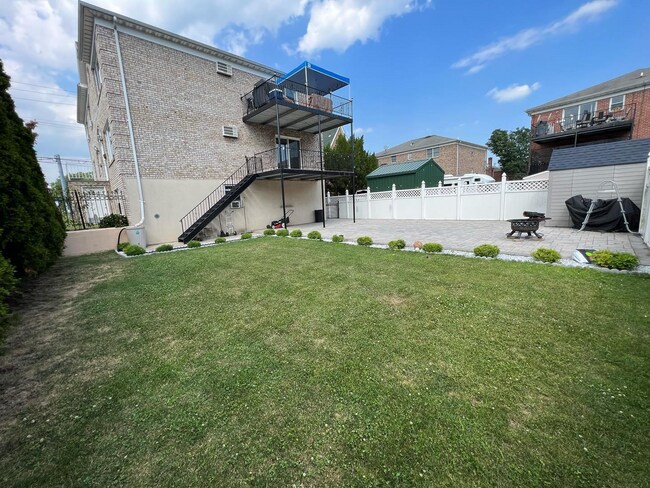 Foto del edificio - 80 Woodlawn Ave