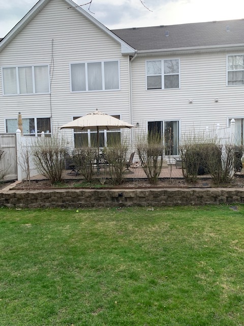 Patio trasero y patio - 9080 Buckingham Park Dr