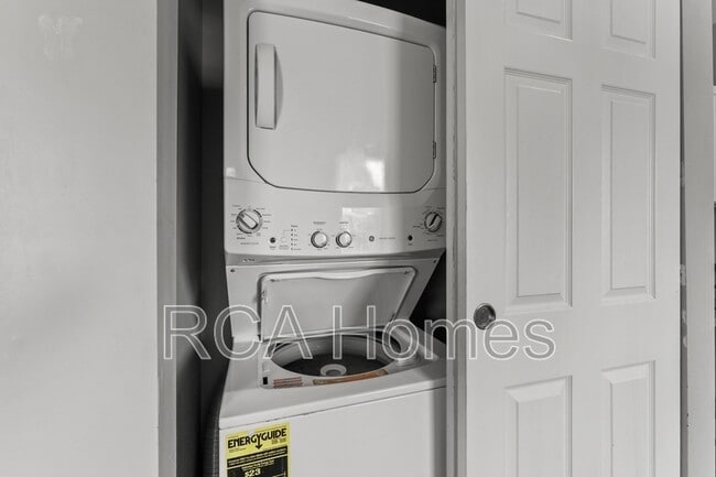 Foto del edificio - 118 N State Ave