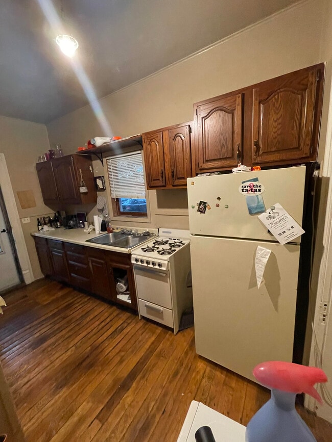 Building Photo - 1216 State St