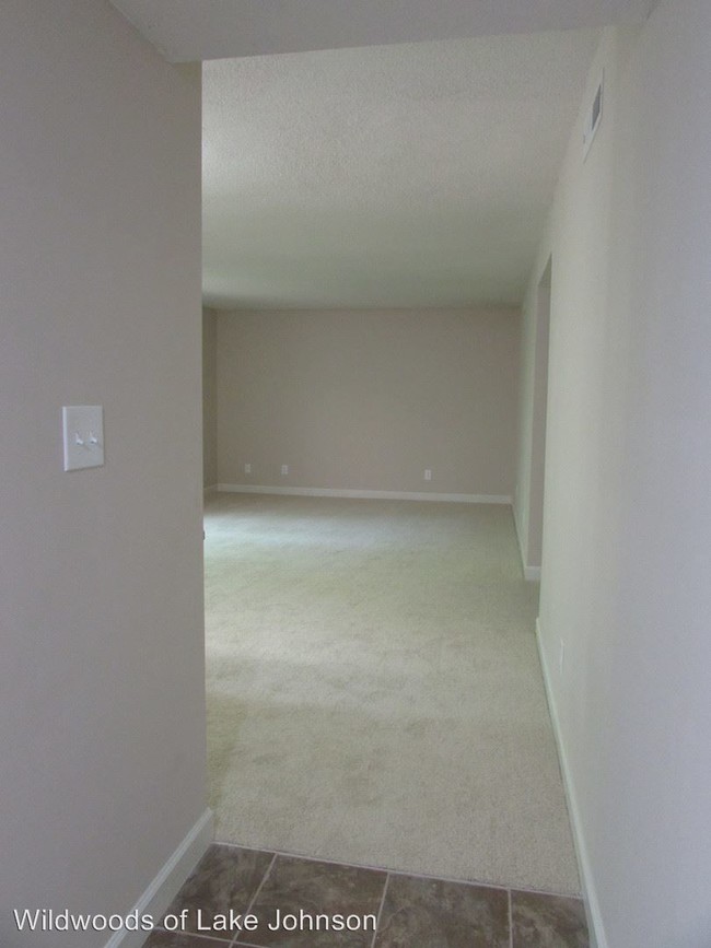 Building Photo - 1200 Trillium Cir