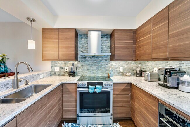 Foto del edificio - 8863 Westlake Dr