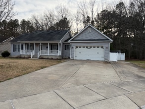 Building Photo - 9 Piper Court