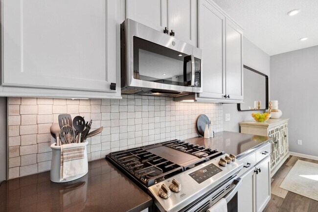 Foto del edificio - Rare End Unit 3Bed 3Bath Townhome in Rogers