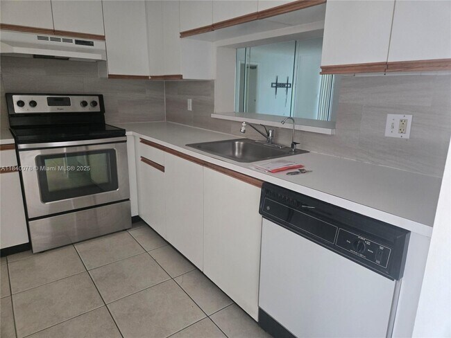 Foto del edificio - 1201 SW 128th Ter