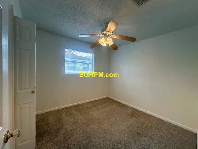 Foto del edificio - 3 BD, 1.5 BA, home in Jacksonville