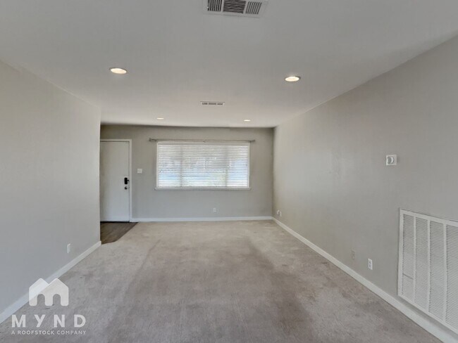 Foto del edificio - 1013 James Lovell St