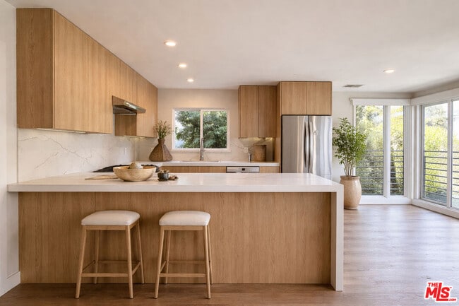 Foto del edificio - 1427 N Vista St