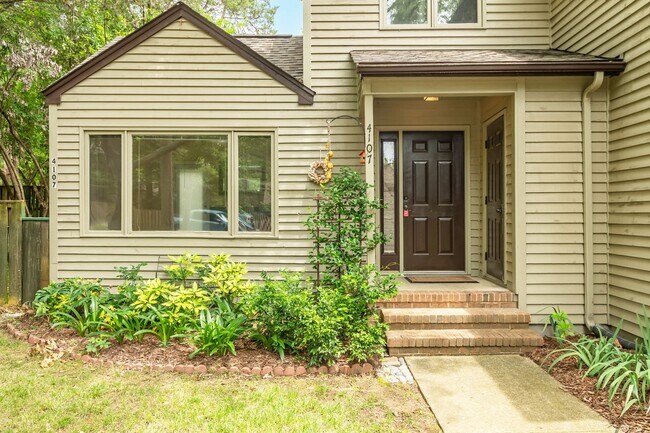 Building Photo - End unit Townhome in Five Oaks: Available ...