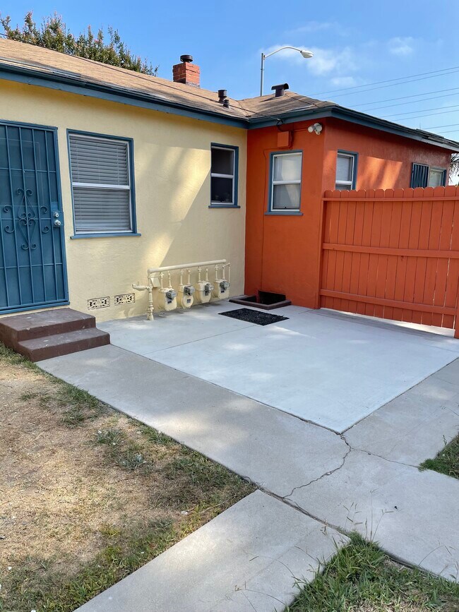 Foto del edificio - 4257 N Bellflower Blvd