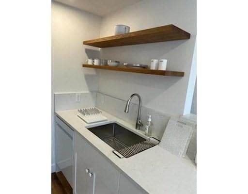 Building Photo - 2 bedroom in Gloucester MA 01930
