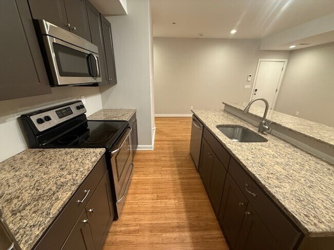 Building Photo - 2030 E Dauphin St