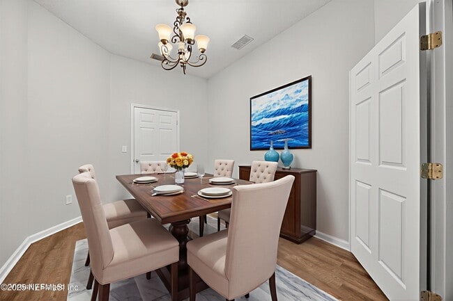 Foto del edificio - 7047 Deer Lodge Cir