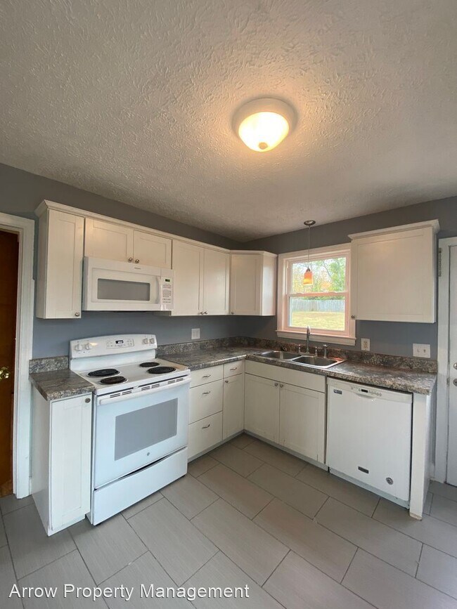 Building Photo - 3 br, 1 bath House - 2320 Maplecrest Dr