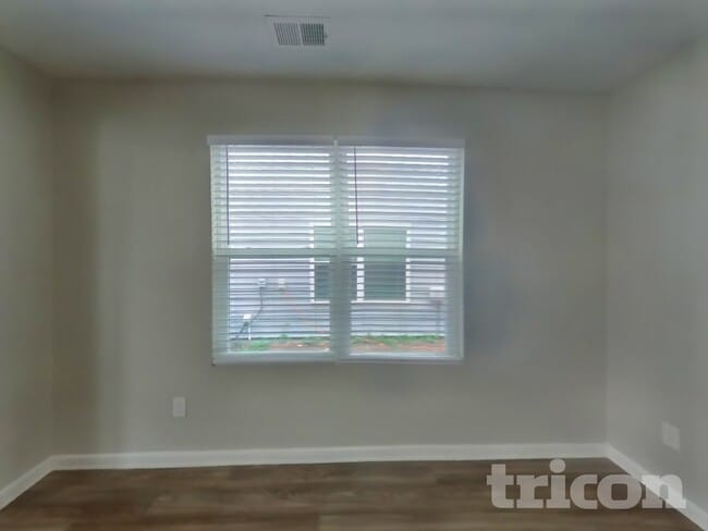 Building Photo - 501 Eastfair Dr