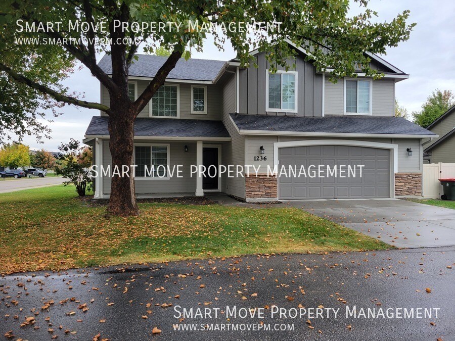 Primary Photo - Huge Meridian 4 bedroom, RV Parking, Neigh...